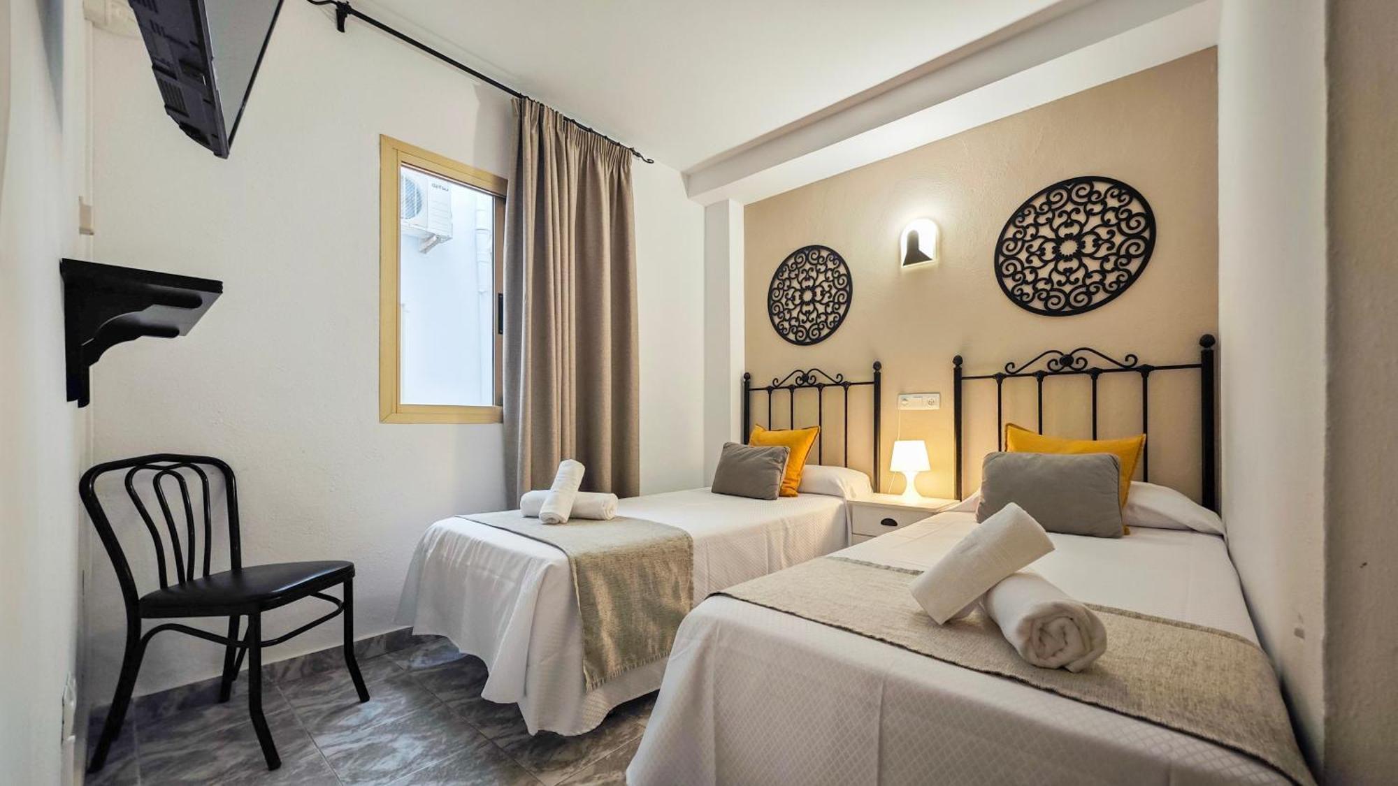 Hostal Dinamarca Sant Antoni de Portmany Esterno foto