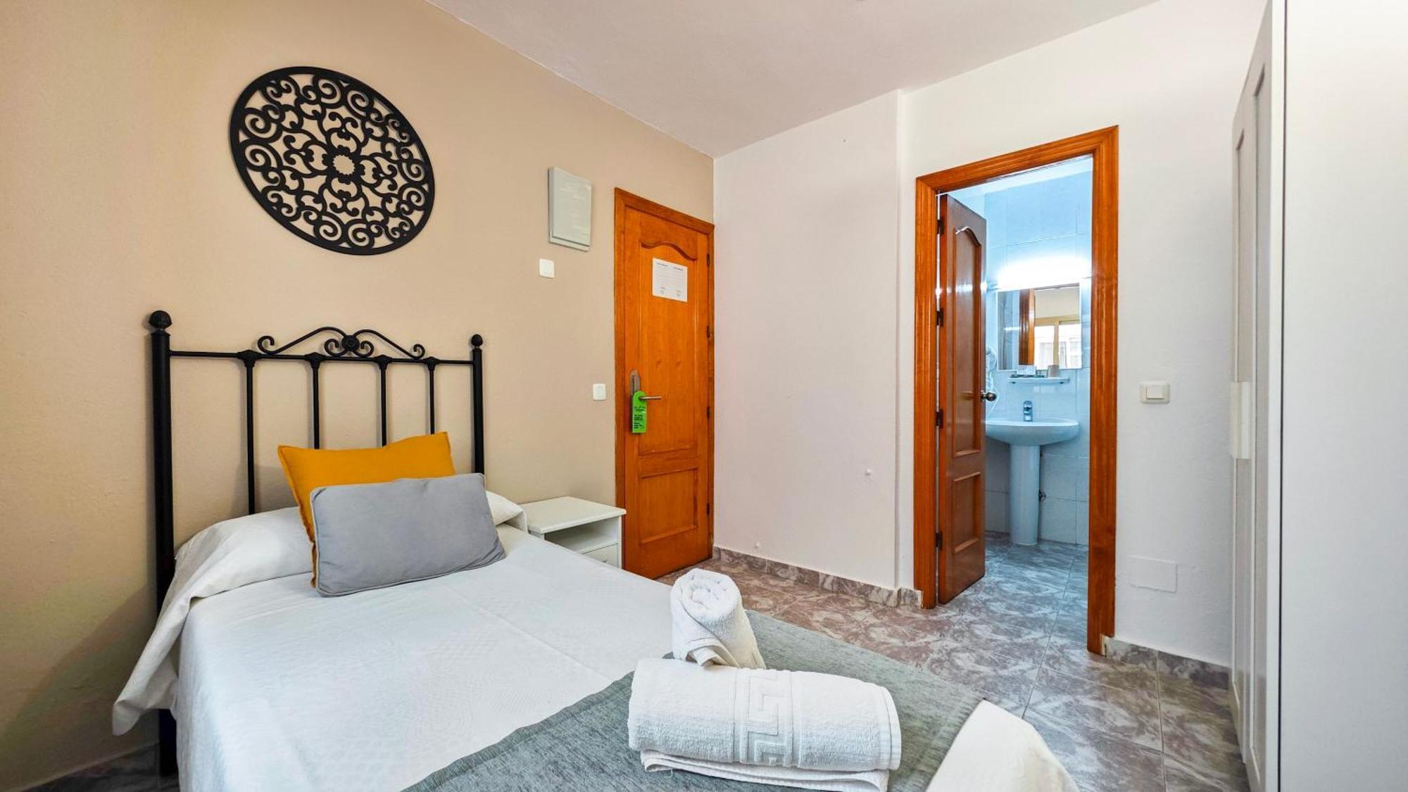 Hostal Dinamarca Sant Antoni de Portmany Esterno foto
