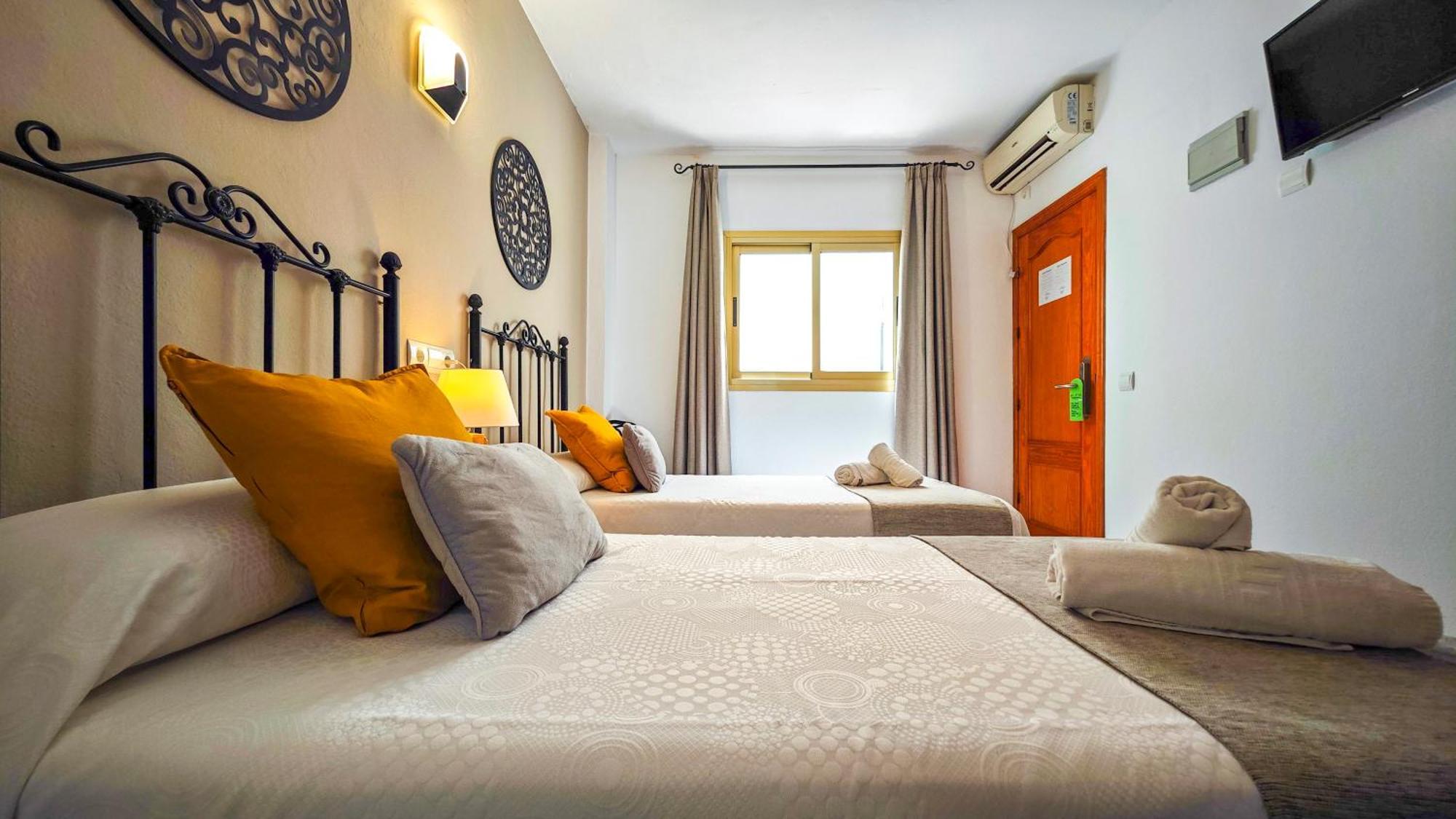 Hostal Dinamarca Sant Antoni de Portmany Esterno foto