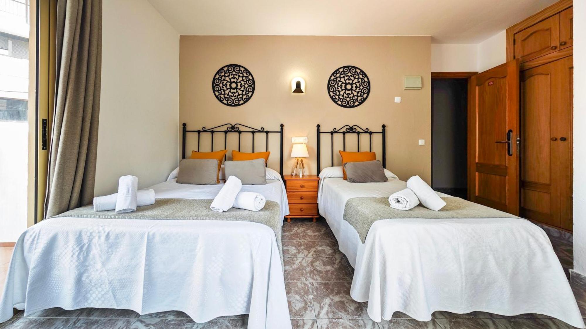 Hostal Dinamarca Sant Antoni de Portmany Esterno foto