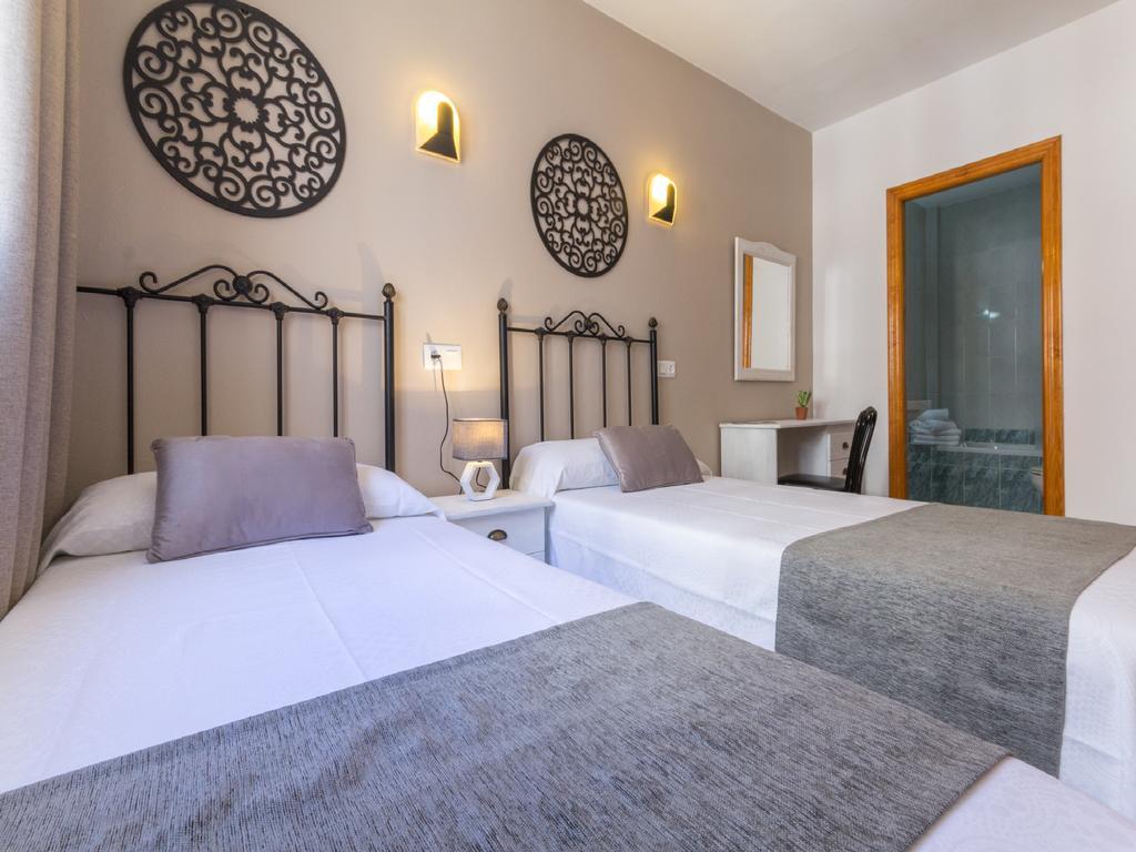 Hostal Dinamarca Sant Antoni de Portmany Esterno foto