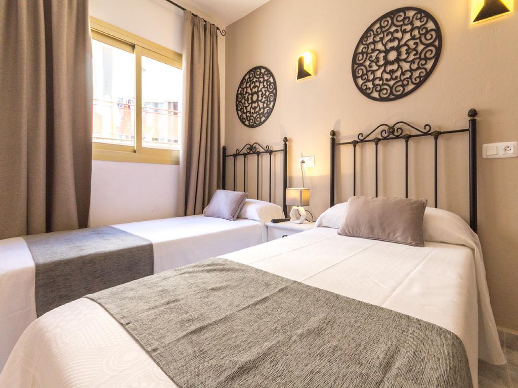 Hostal Dinamarca Sant Antoni de Portmany Esterno foto