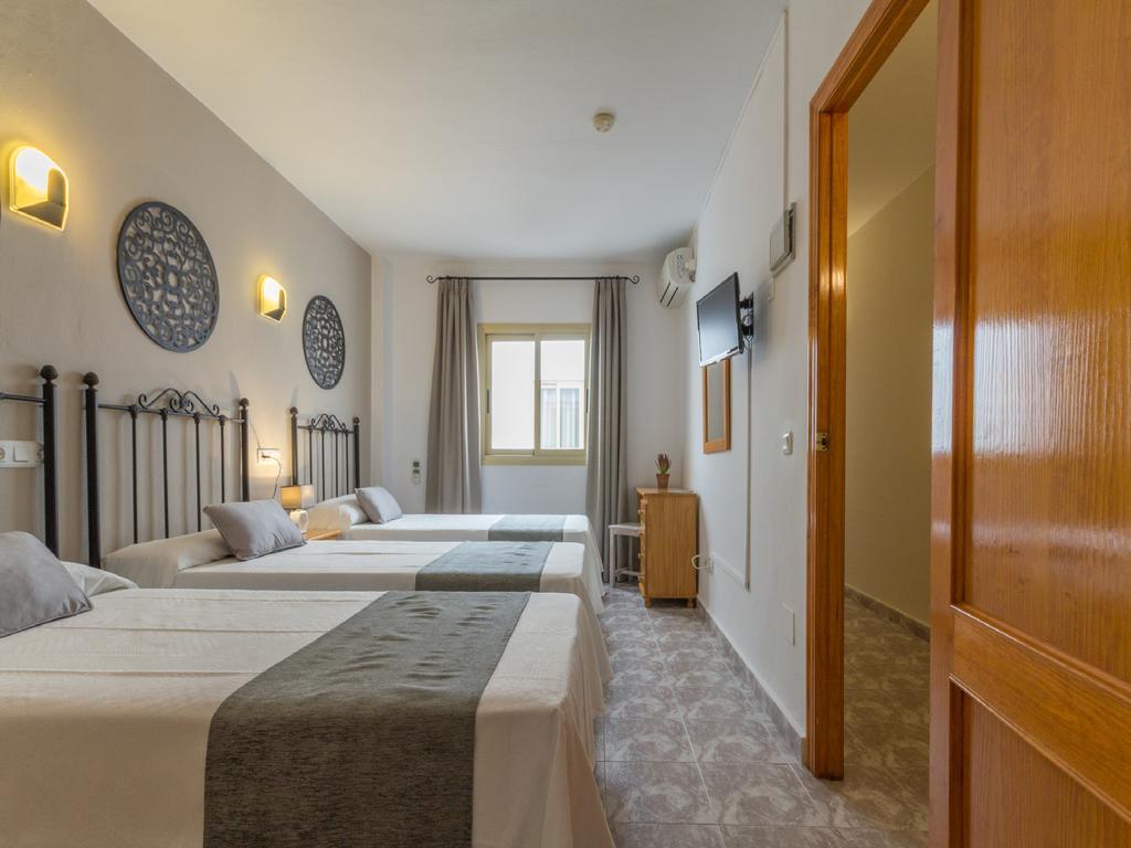 Hostal Dinamarca Sant Antoni de Portmany Esterno foto