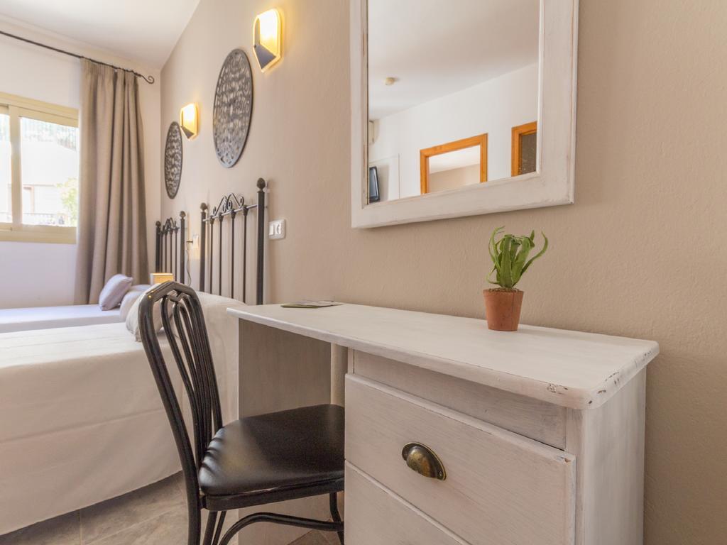 Hostal Dinamarca Sant Antoni de Portmany Esterno foto